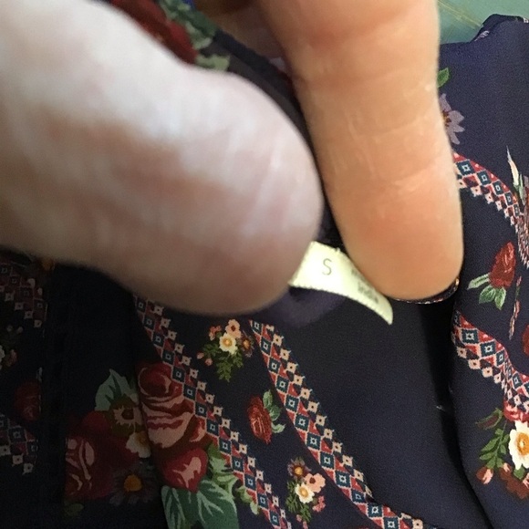 Francesca’s Mi Ami purple floral boho  peasant top - Picture 5 of 12